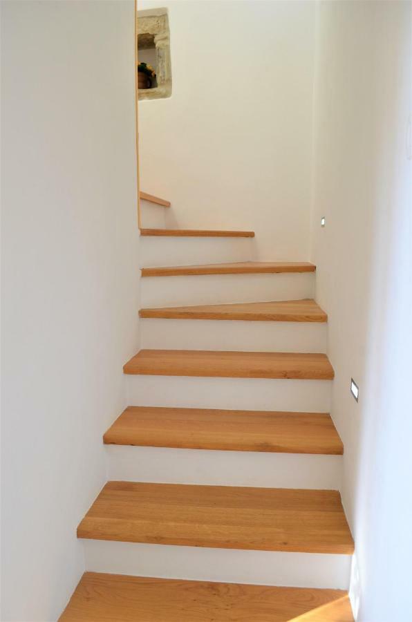 Jasmina Apartment Hum ภายนอก รูปภาพ
